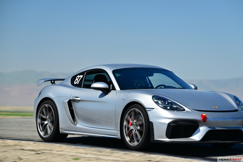 Porsche Cayman GT4