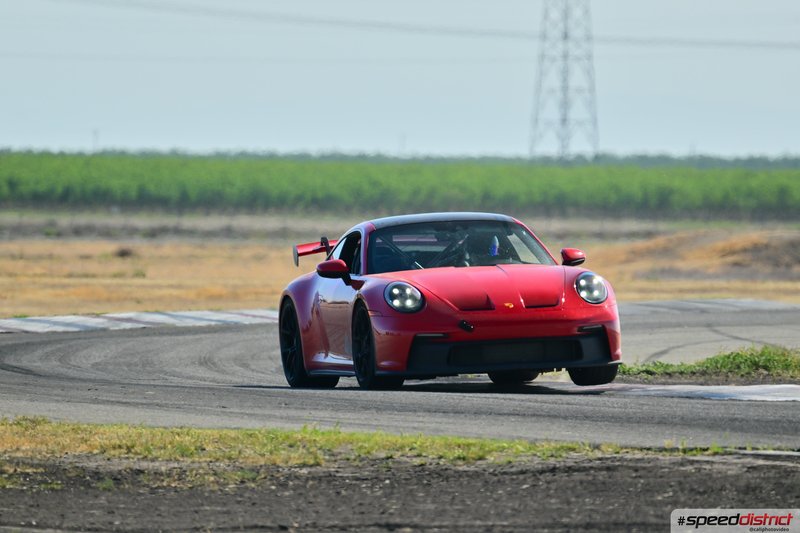 Porsche 911 GT3 RS red