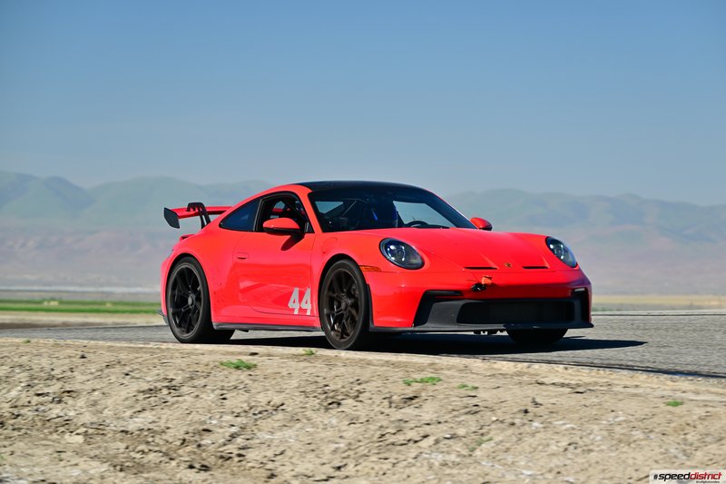 Porsche 911 GT3 RS red