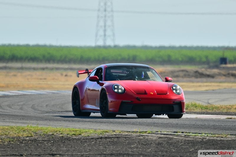 Porsche 911 GT3 RS red