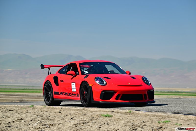 Porsche 911 GT3 RS red