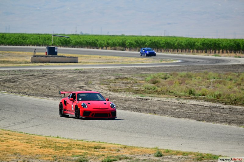 Porsche 911 GT3 RS red