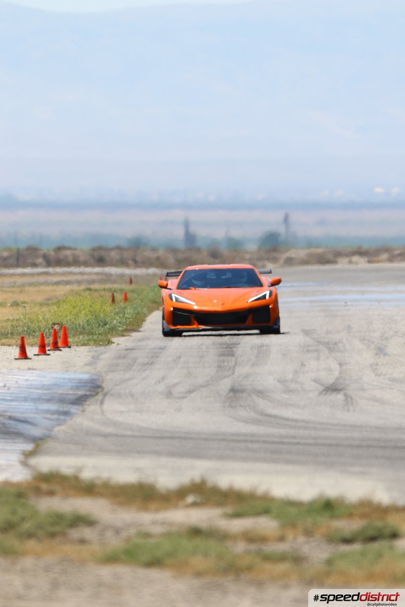 Chevrolet Corvette Z06 orange