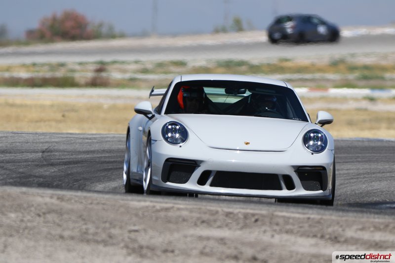 Porsche 911 GT3 RS white