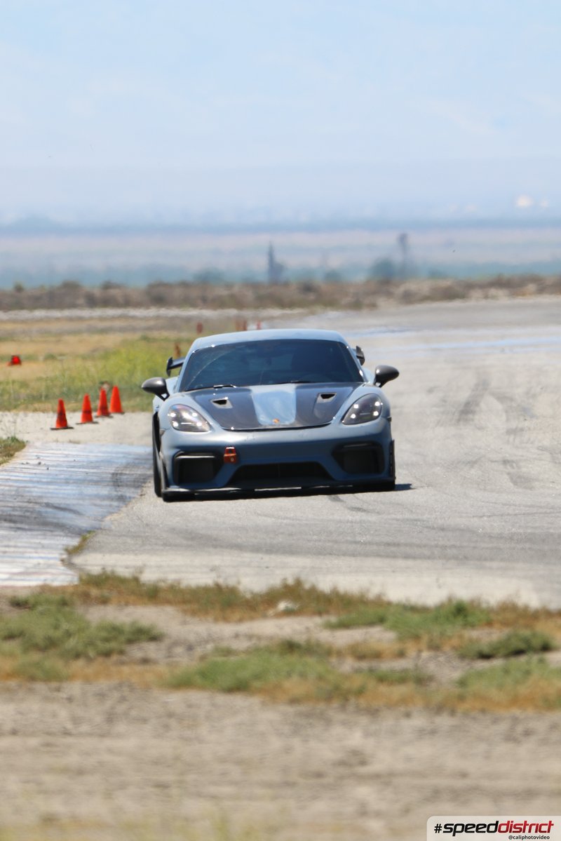 Porsche Cayman GT4 RS