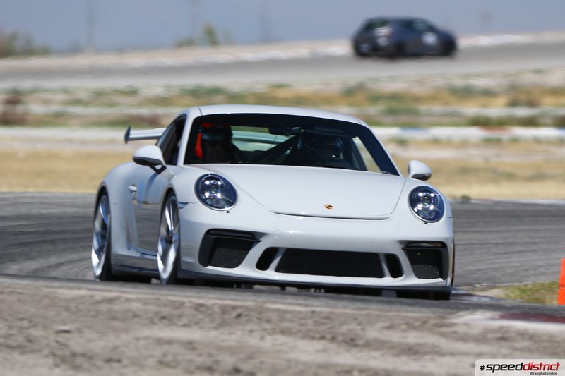 Porsche 911 GT3 chalk