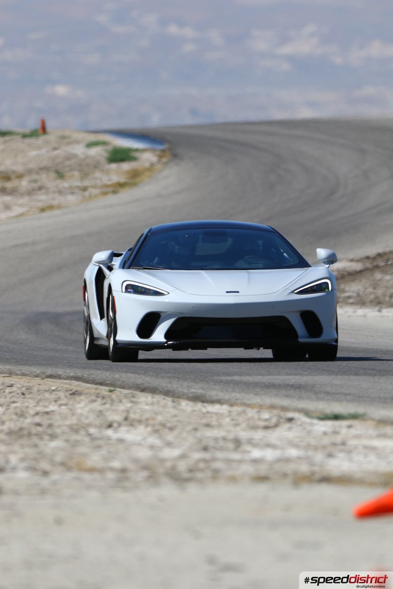McLaren GT