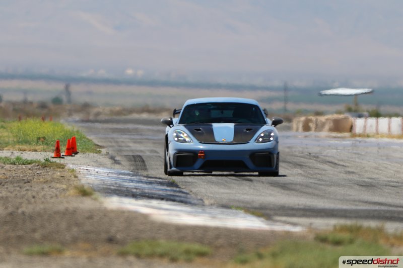 Porsche Cayman GT4 RS