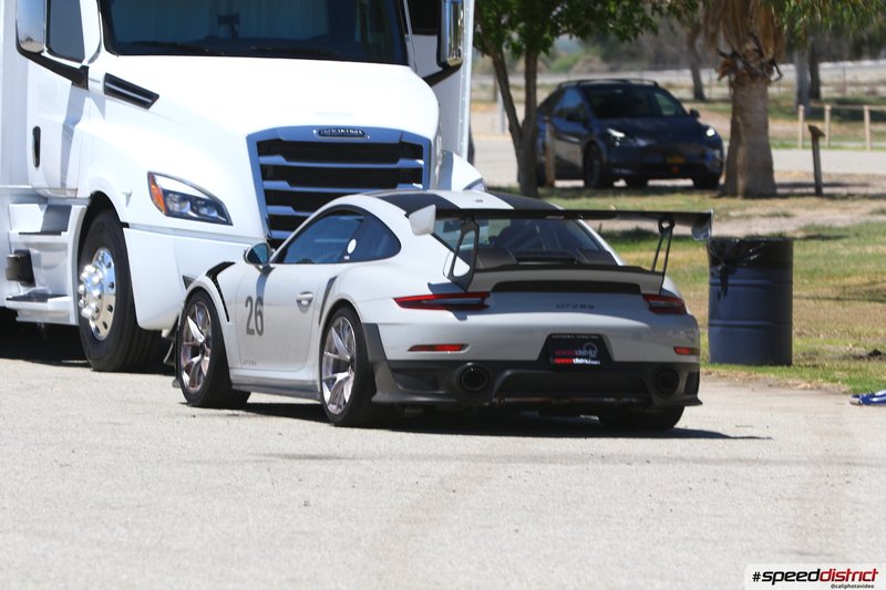 Porsche 911 GT3 RS white