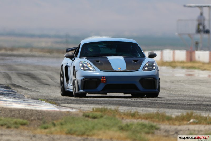 Porsche Cayman GT4 RS