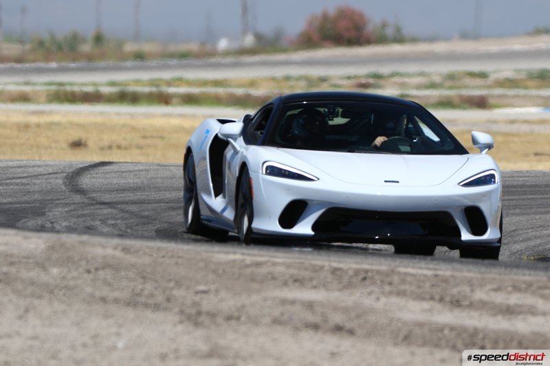 McLaren GT