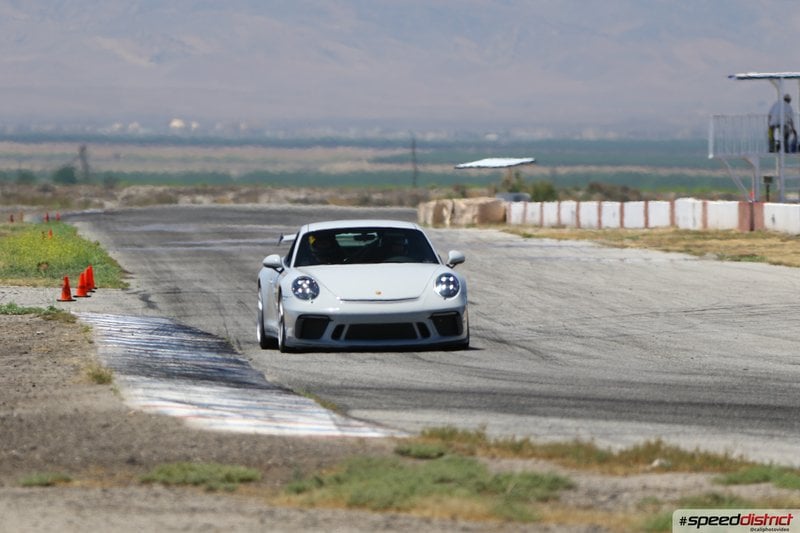 Porsche 911 GT3 chalk