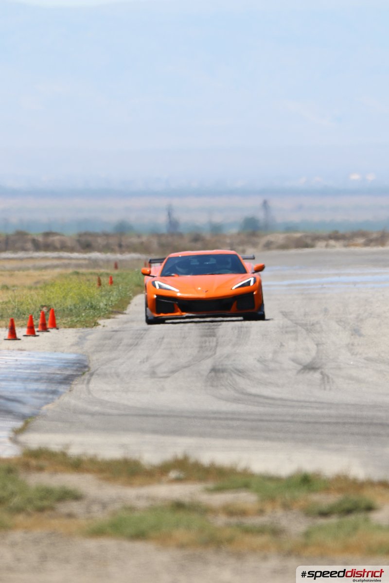 Chevrolet Corvette Z06 orange