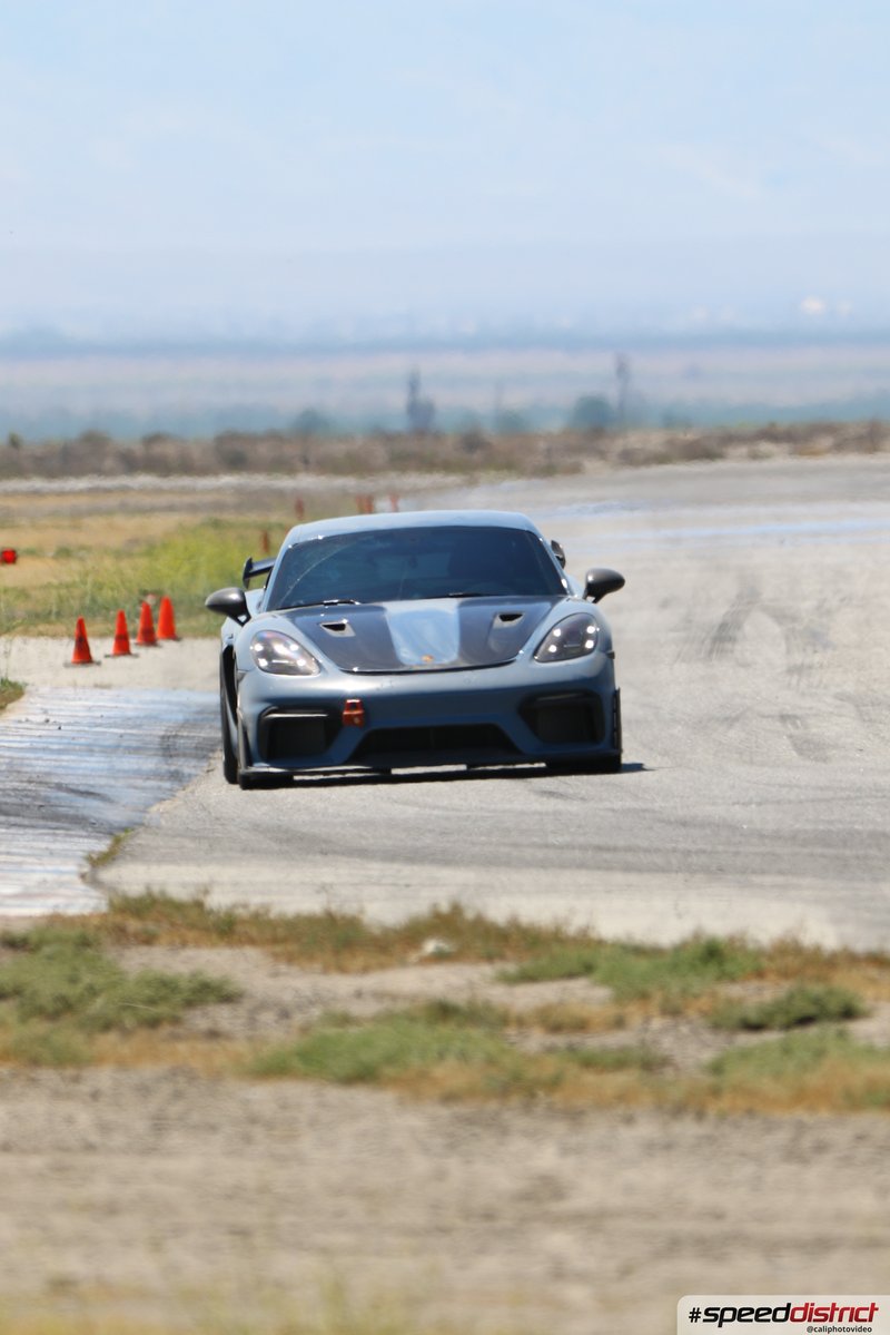 Porsche Cayman GT4 RS