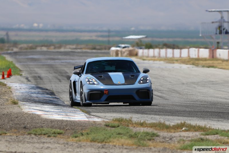 Porsche Cayman GT4 RS