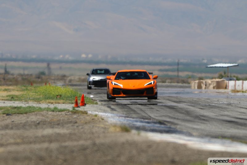Chevrolet Corvette Z06 orange