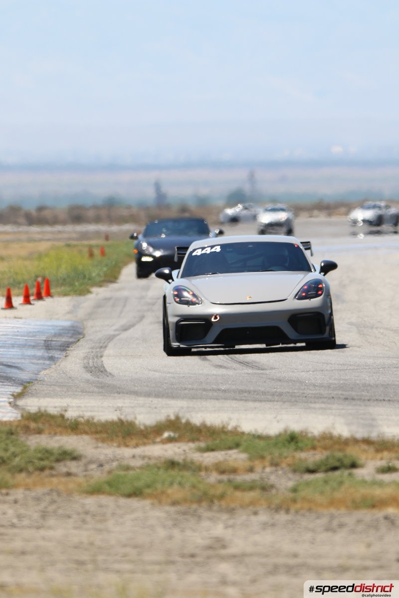 Porsche Cayman GT4