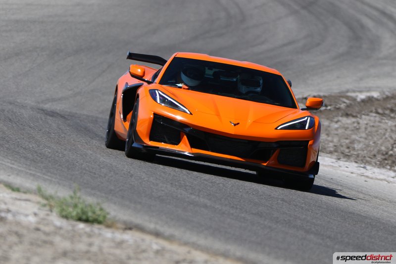 Chevrolet Corvette Z06 orange