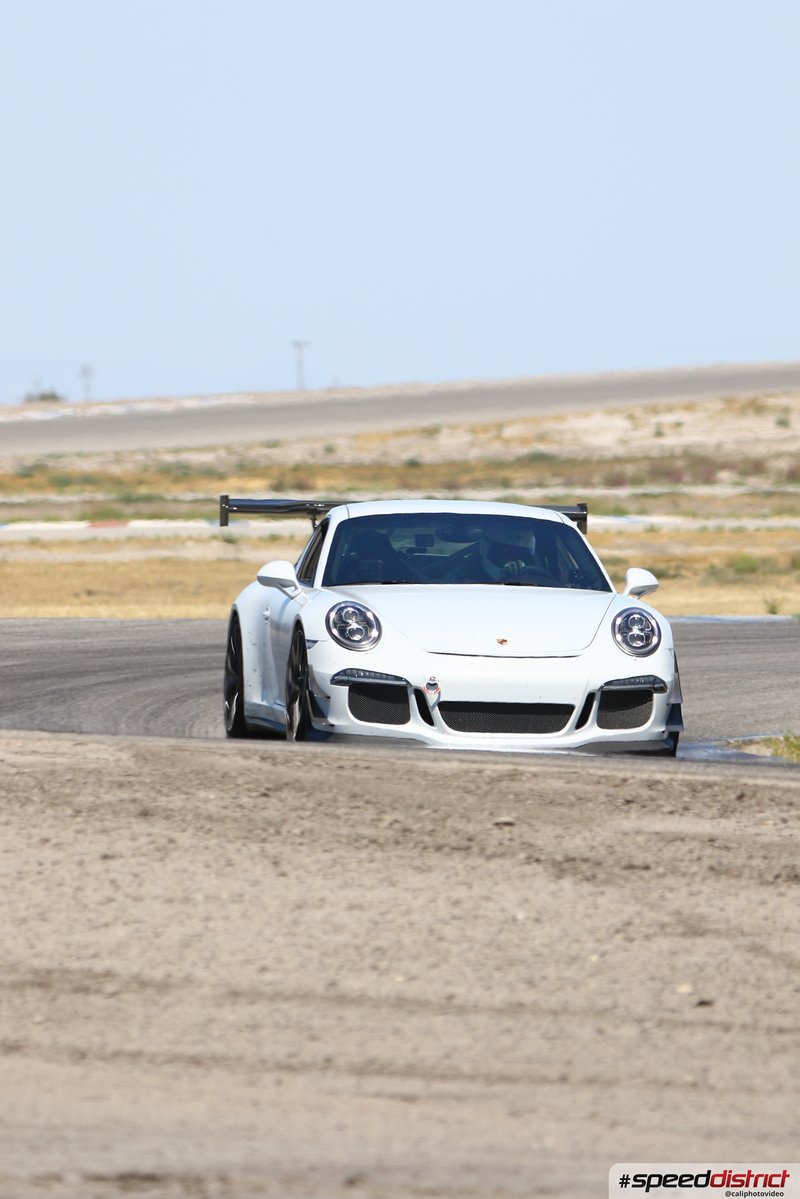 Porsche 911 GT3 RS white