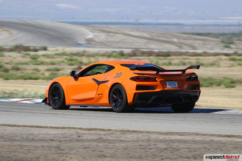 Chevrolet Corvette Z06 orange