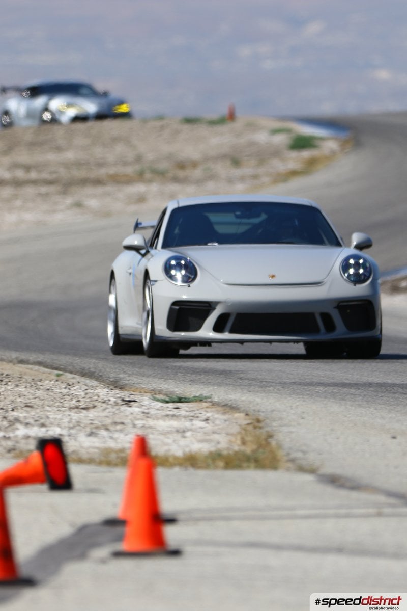 Porsche 911 GT3 chalk