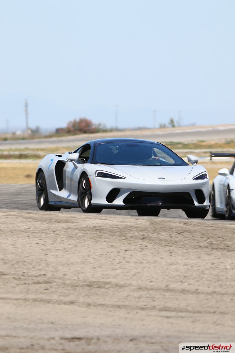 McLaren GT