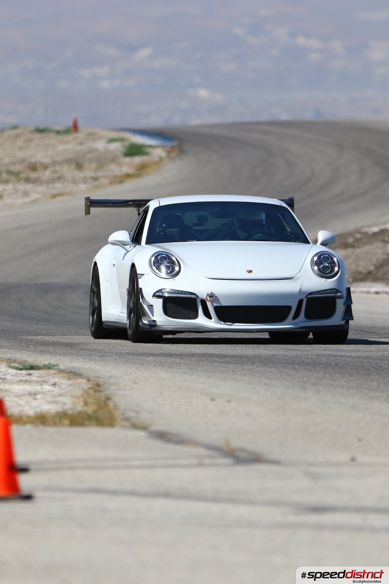 Porsche 911 GT3 RS white