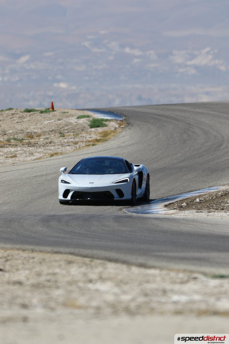 McLaren GT