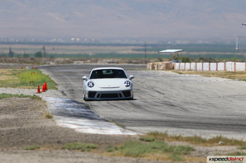 Porsche 911 GT3 chalk