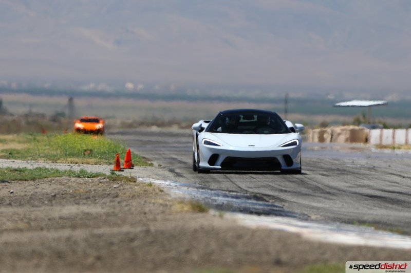 McLaren GT