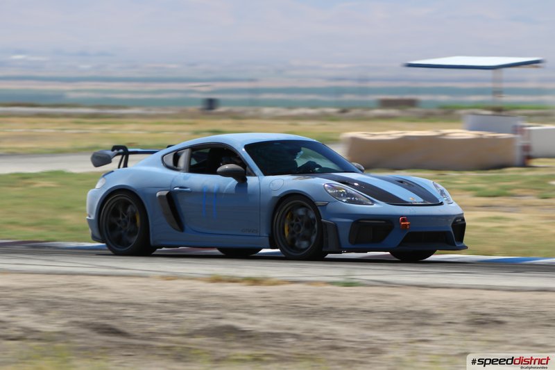 Porsche Cayman GT4 RS