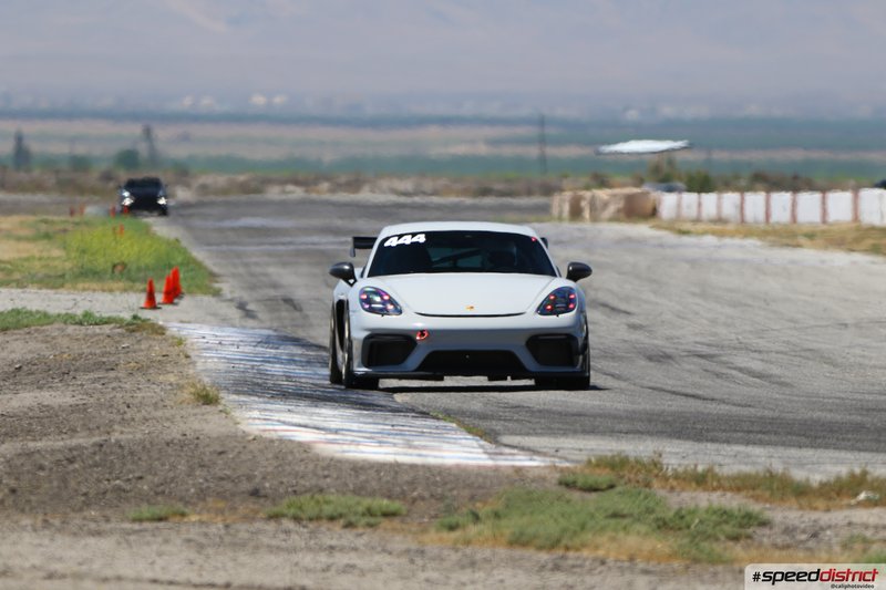 Porsche Cayman GT4
