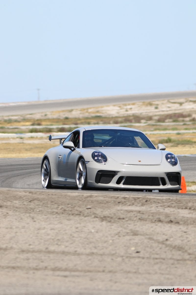 Porsche 911 GT3 chalk
