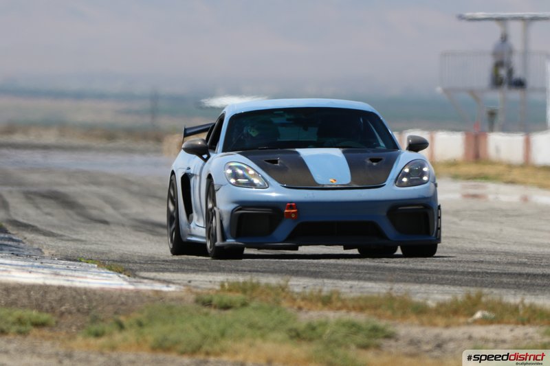 Porsche Cayman GT4 RS
