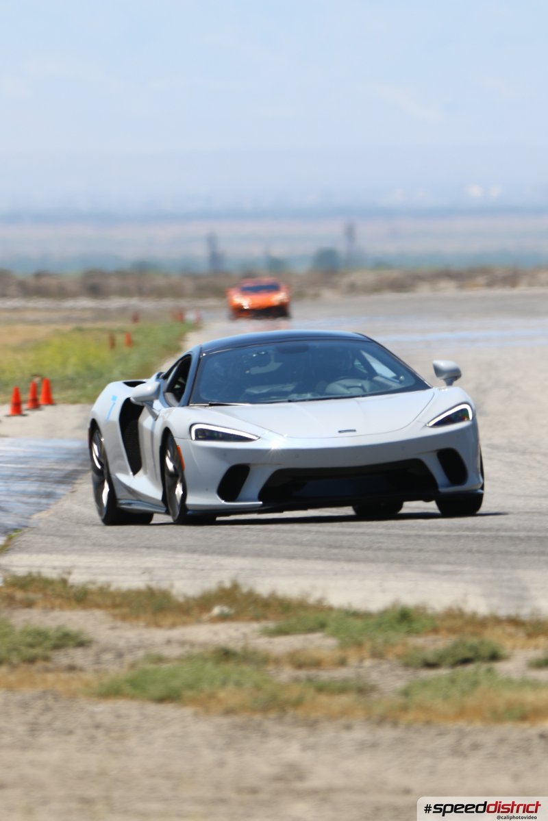 McLaren GT
