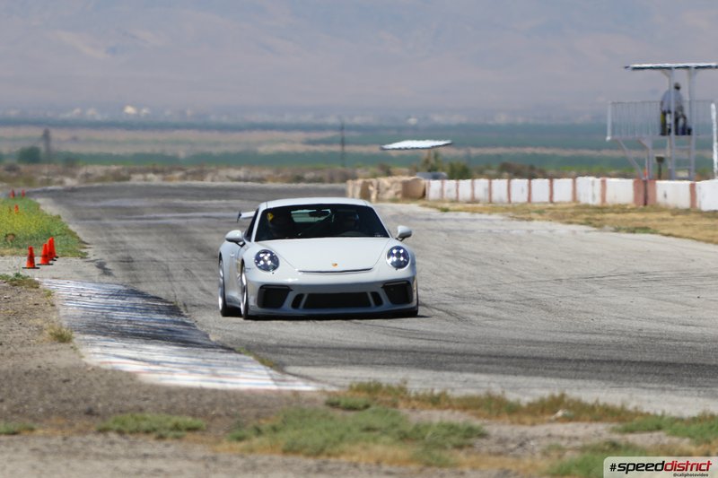 Porsche 911 GT3 RS white
