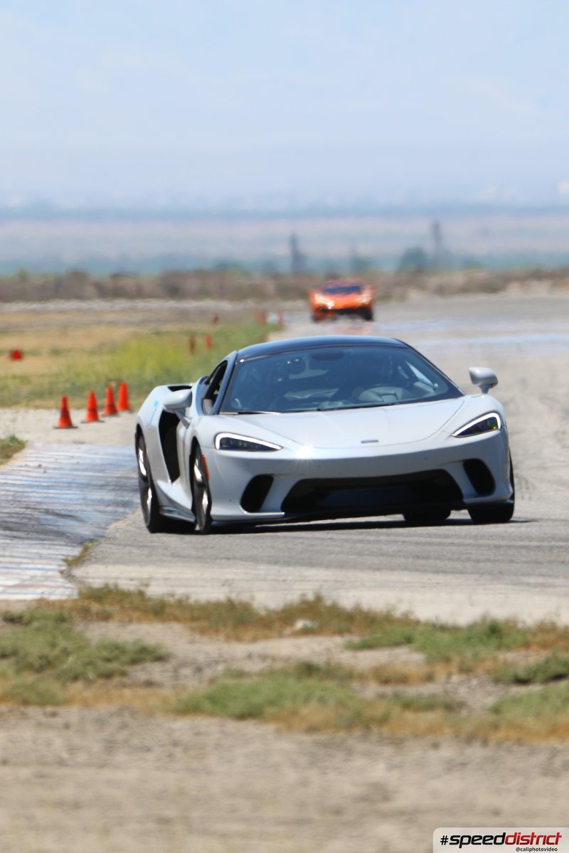 McLaren GT