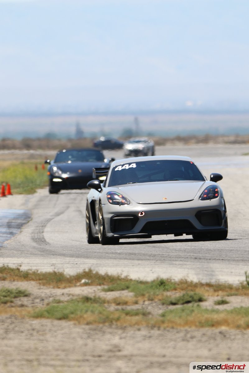 Porsche Cayman GT4