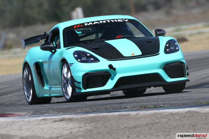Porsche Cayman GT4 RS