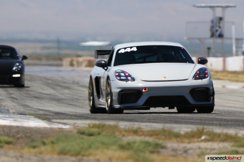 Porsche Cayman GT4