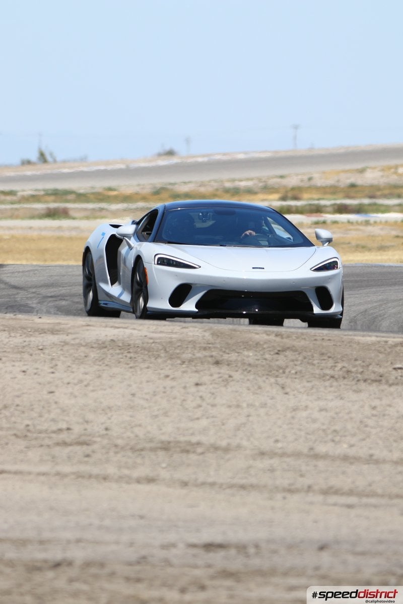 McLaren GT