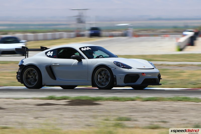 Porsche Cayman GT4 RS