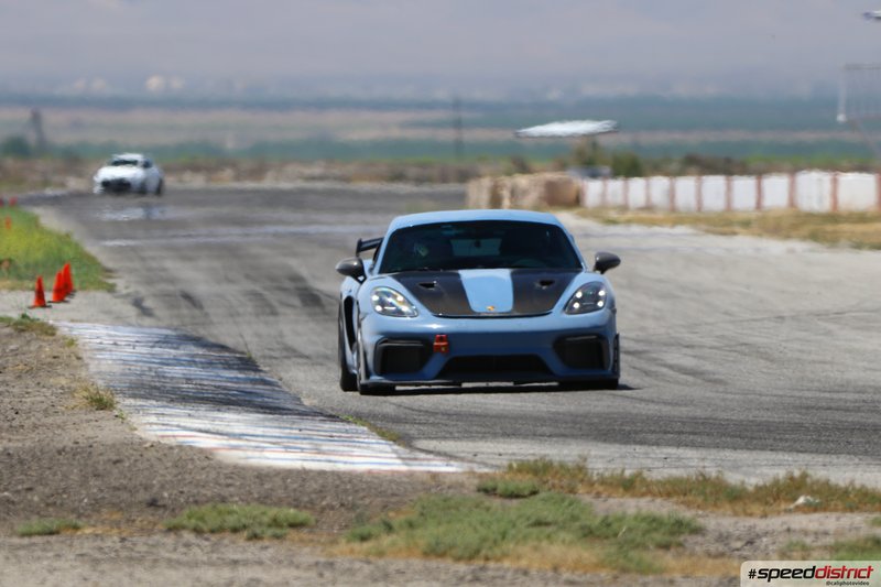 Porsche Cayman GT4 RS