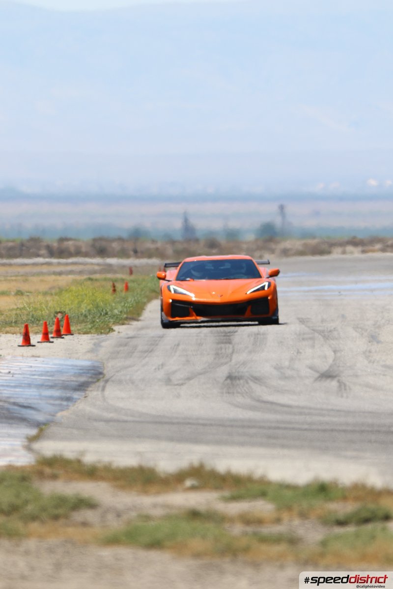 Chevrolet Corvette Z06 orange