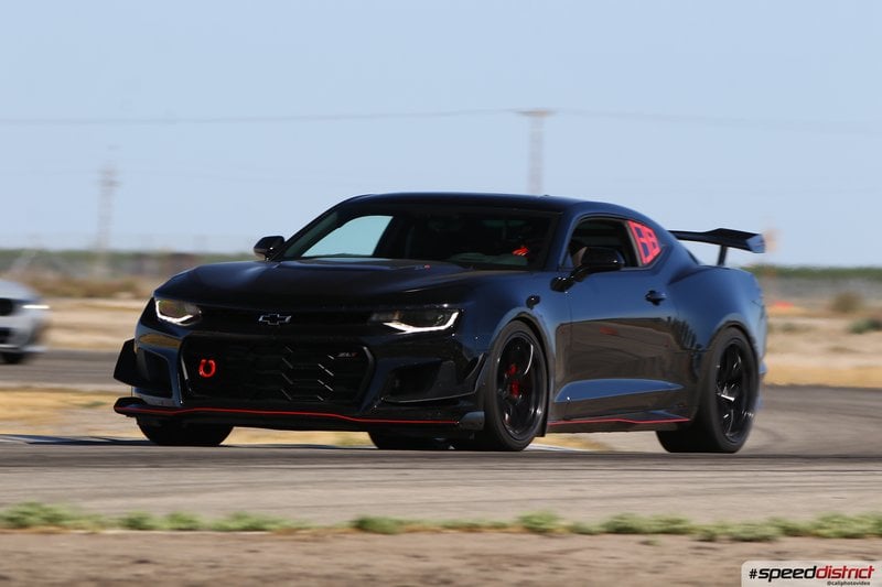 Chevrolet Camaro ZL1 black