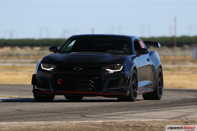 Chevrolet Camaro ZL1 black