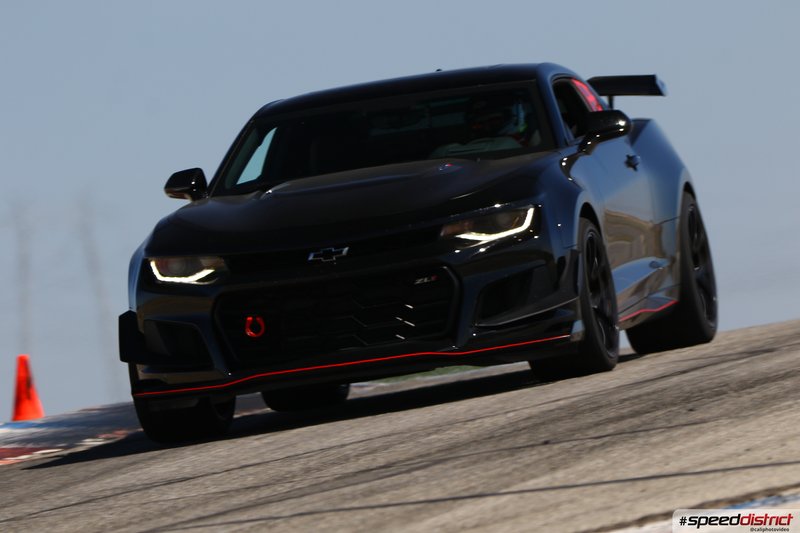 Chevrolet Camaro ZL1 black