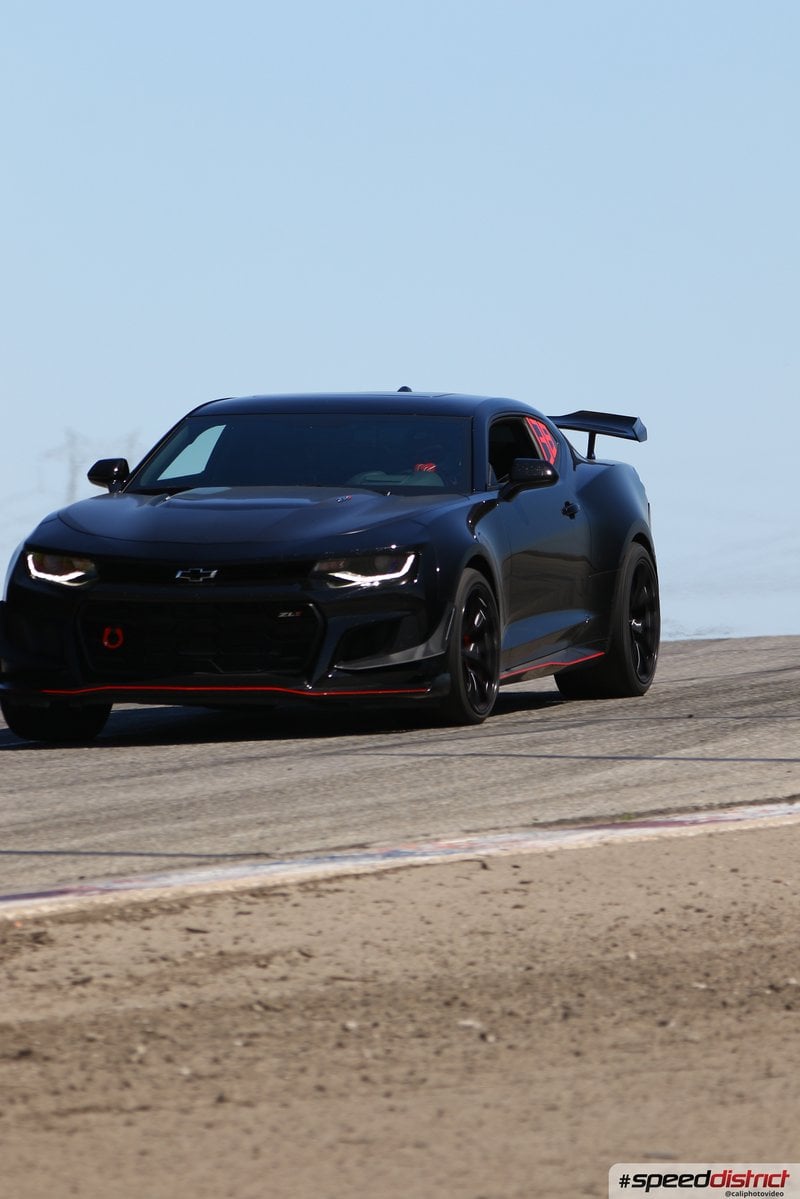 Chevrolet Camaro ZL1 black