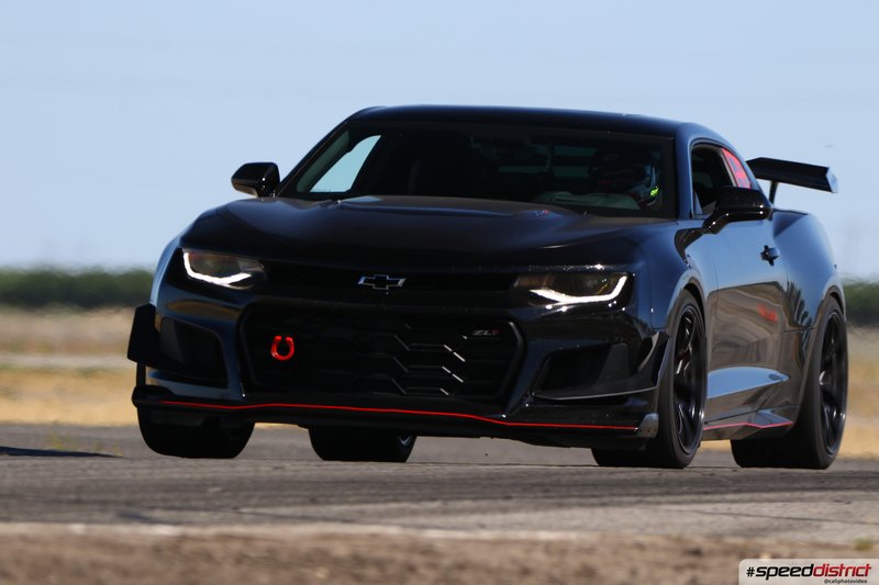 Chevrolet Camaro ZL1 black