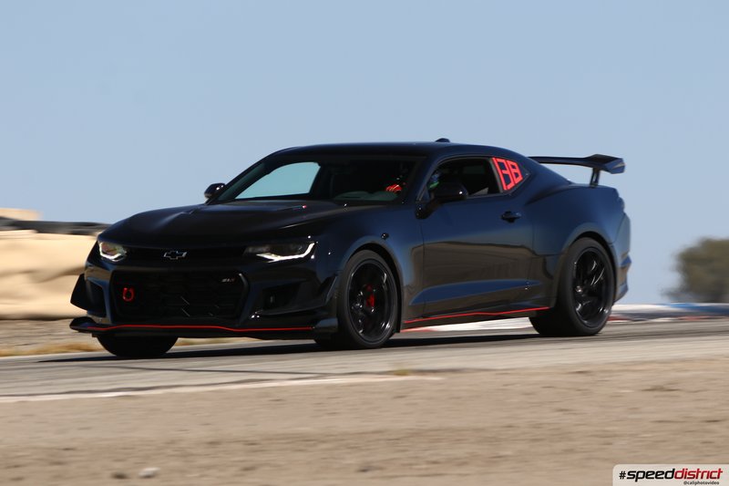 Chevrolet Camaro ZL1 black